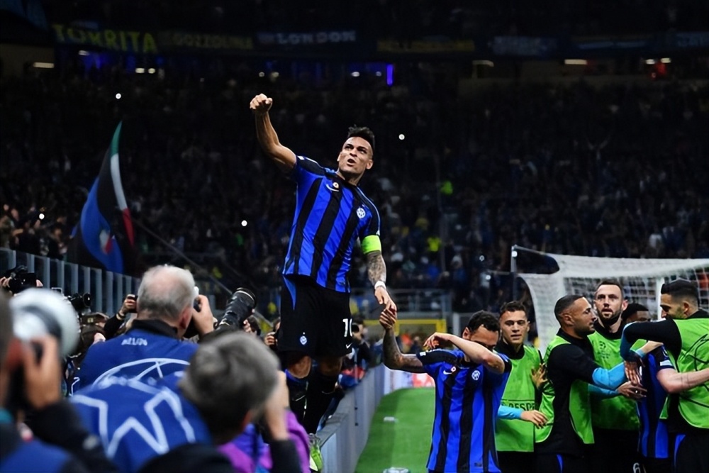  克雷莫内塞主场负于尤文，弗拉霍维奇高空轰炸轰塌防线